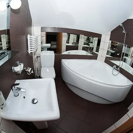 Marand Hotel *